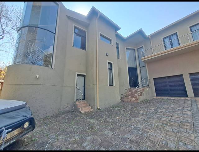 5 BEDROOM HOUSE FOR SALE IN PRETORIUSPARK